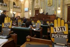 Elfogadta a szenátus a bírák és ügyészek jogállásáról szóló törvényt módosító tervezetet