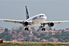 Madárral ütközött a Bécsből Nagyszebenbe érkező repülőgép