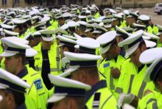 Rendőrök és börtönőrök tüntettek Bukarestben