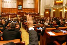 Elfogadta a szenátus a CSM működéséről szóló törvény módosításait