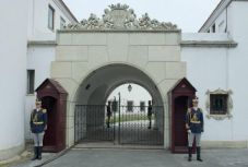 Tudose: nem lehet a királyi családé az Erzsébet-palota