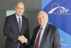 Igazságügyi törvények: Kelemen Hunor szerint az RMDSZ nem érdemel néppárti bírálatot