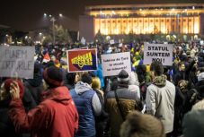 Folytatódnak az utcai tiltakozások Romániában