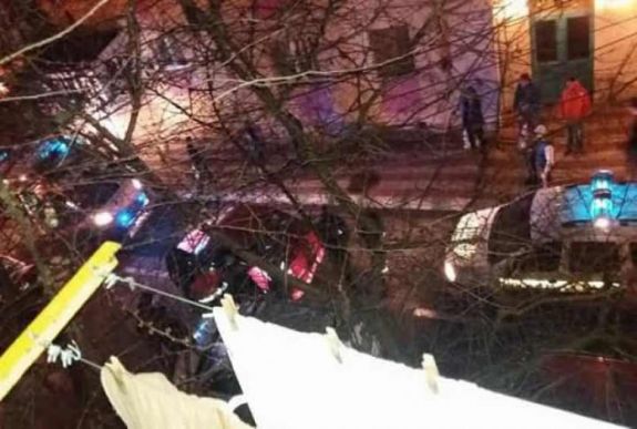 Kántáló 6 éves kislányt ütött el az autó