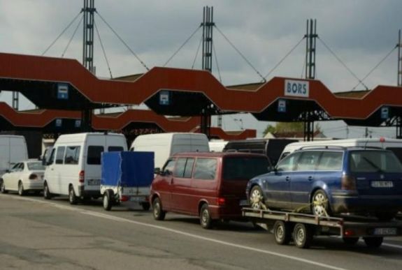 Nagy forgalom volt a román államhatáron az ünnepek alatt