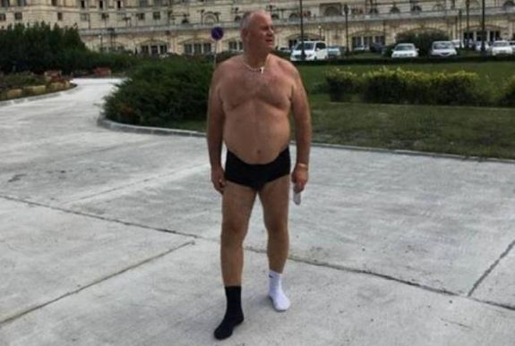 Az orális szexre hívástól a felmutatott középső ujjig – parlamenti humor 2017-ből