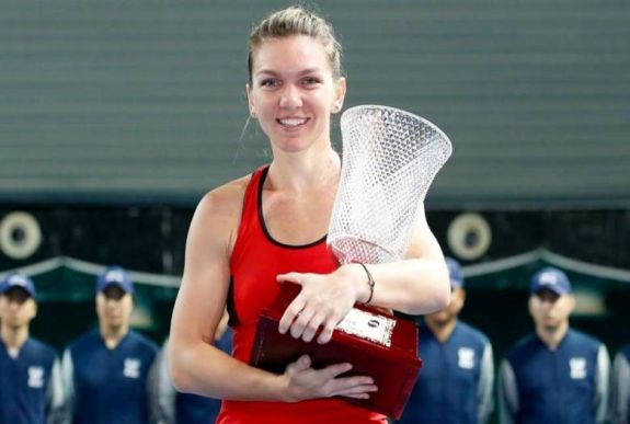 Megnyerte Halep a sencseni torna sátorban tartott döntőjét