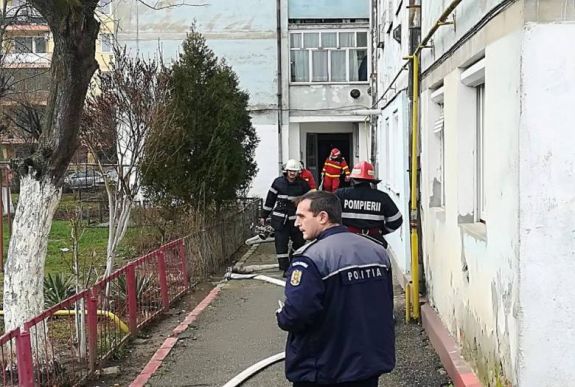 Tömbháztűz Medgyesen, 17 személynek el kellett hagynia otthonát