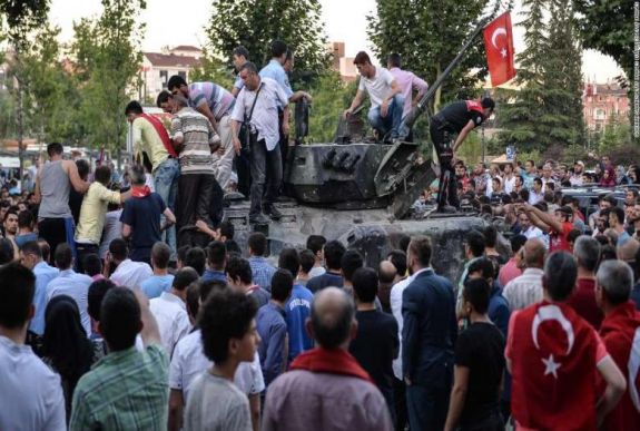 Hatodszor is meghosszabbítják a törökországi rendkívüli állapotot