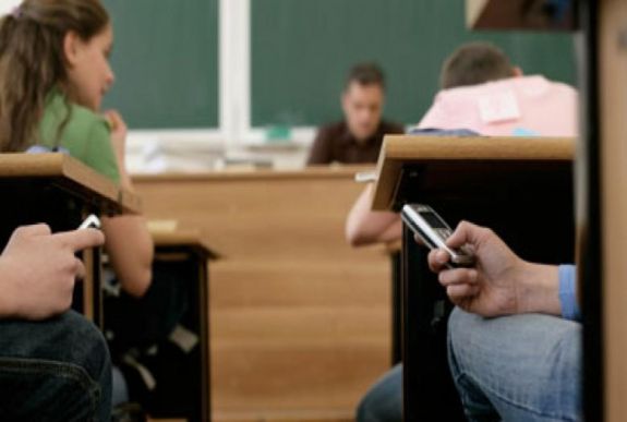 Váratlanul megváltozott az iskolai szabályzat Romániában