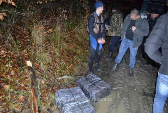 A Tiszán hozták át a cigarettát az ukrán csempészek
