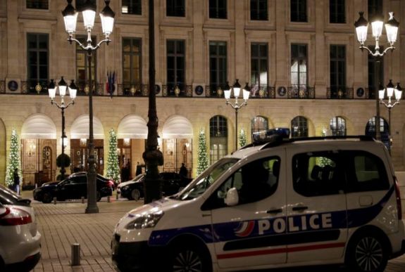 Ékszerrablás Párizsban – fejszével törtek be a Ritz szállóba