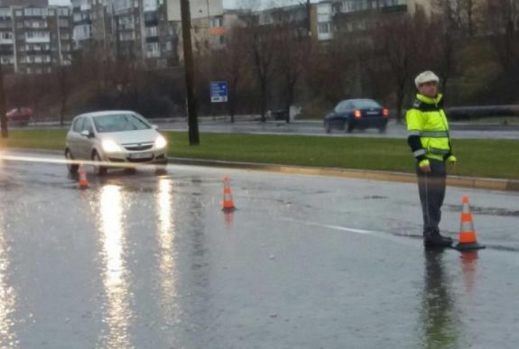 Fennakadást okozott az esővíz Aradon