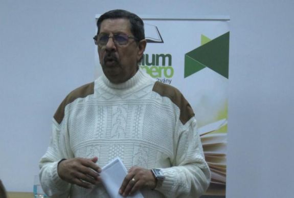 Maros megyei roma identitásról, hagyományokról tartott előadást Moca Rudy színművész