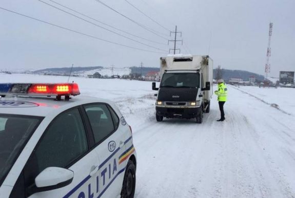 Beszterce-Naszód megyében is télies körülmények között zajlik a közlekedés