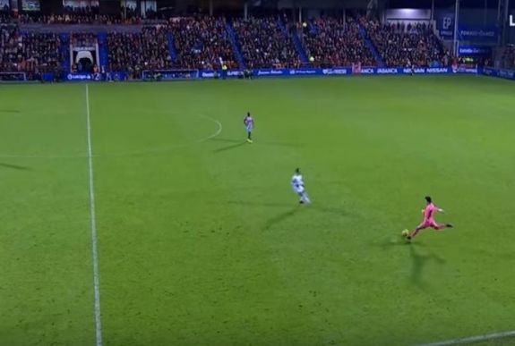 Kapus lőtte a hétvége gólját – a saját térfeléről