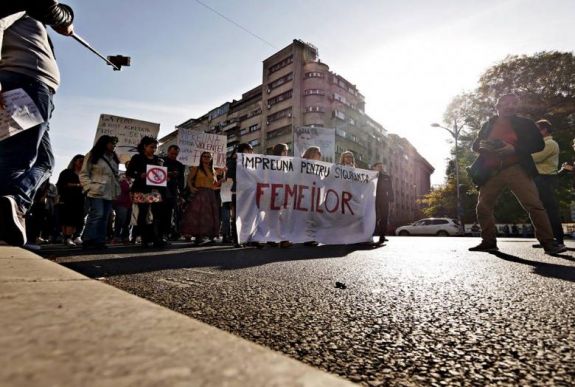 Nők elleni erőszak: nyílt levelet kapott a kormányfő