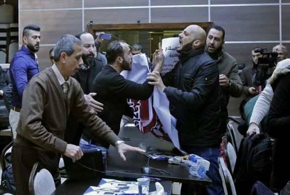 Amerikaiakat kergettek el Betlehemből palesztinok