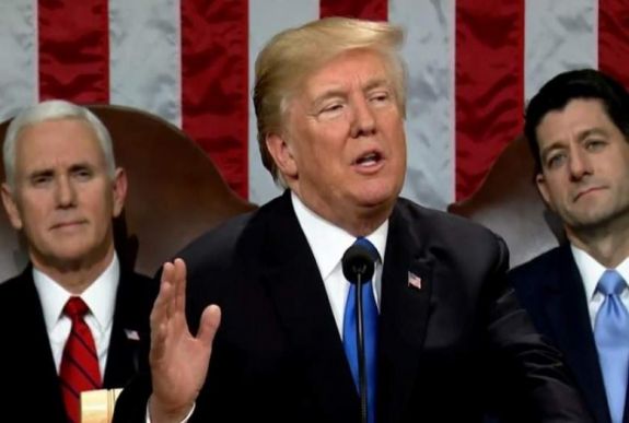 FRISSÍTVE - A vízumlottó megszüntetését sürgette évértékelő beszédében Trump