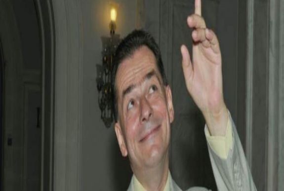 Ambrus Attila: Kinek a nevében?