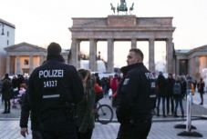 Die Welt: fokozódott a rendőrök elleni erőszak szilveszter éjszaka Németországban