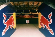 Van, aki játékost, van, aki stadiont vásárol