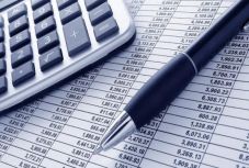 Kihirdette az államfő a 2018-as költségvetést, ugyanakkor óvatosságra intette a kormányt 