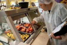 8 tonna élelmiszert vontak vissza a polcokról Háromszéken