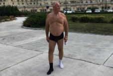 Az orális szexre hívástól a felmutatott középső ujjig – parlamenti humor 2017-ből