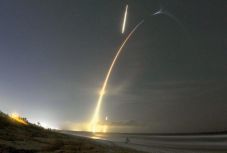 Visszazuhant a Földre egy amerikai kémműhold