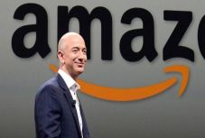 Jeff Bezos minden idők leggazdagabb embere