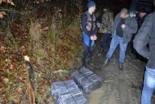 A Tiszán hozták át a cigarettát az ukrán csempészek