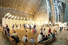 Rekordszámú turista látogatta meg a tordai sóbányát 2017-ben