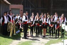 Újévi zenekavalkád a Moszkvába készülő csíkszentsimoni Ifjúsági Fúvószenekartól