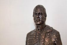 Helyére kerülhet Rhédey Lajos gróf váradi szobra