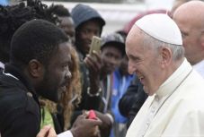 Erre intett Ferenc pápa a migránsok és menekültek világnapján