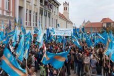 Tudose akasztós nyilatkozata miatt tüntetnek Sepsiszentgyörgyön