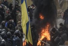 Tüntetők csaptak össze a rendőrökkel az ukrán parlament előtt