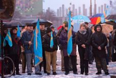 Székely zászlóval tüntettek Sepsiszentgyörgyön az „akasztós” nyilatkozat ellen