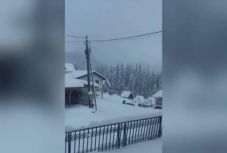 Nagy gondokat okozott éjjel a havazás Hargita megyében