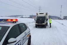 Beszterce-Naszód megyében is télies körülmények között zajlik a közlekedés