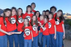 Éheztette és fojtogatta az ágyhoz láncolt gyermekeit a kaliforniai házaspár