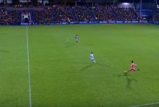 Kapus lőtte a hétvége gólját – a saját térfeléről