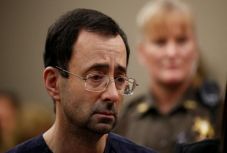 Élete végéig börtönben marad az amerikai tornászlányokat zaklató orvos