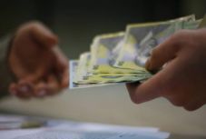 Újabb minimálbér-emeléseket jelentett be a kormánykoalíció