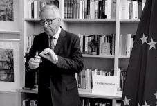 Holokauszt-emléknap: Juncker a gyűlölettel szembeni éberségre intett