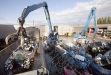 Kevesebb pénz jut idén a roncsautóprogramra