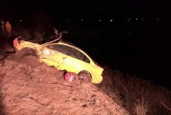 Autóval hajtott a tóba, így lett öngyilkos