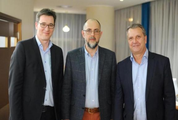Tanácsokat kért Kelemen Hunortól két magyarországi ellenzéki vezető