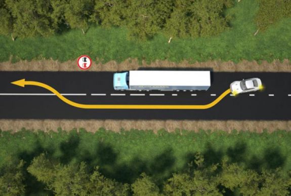 Nagyon merész KRESZ-módosítást vitat meg a parlament